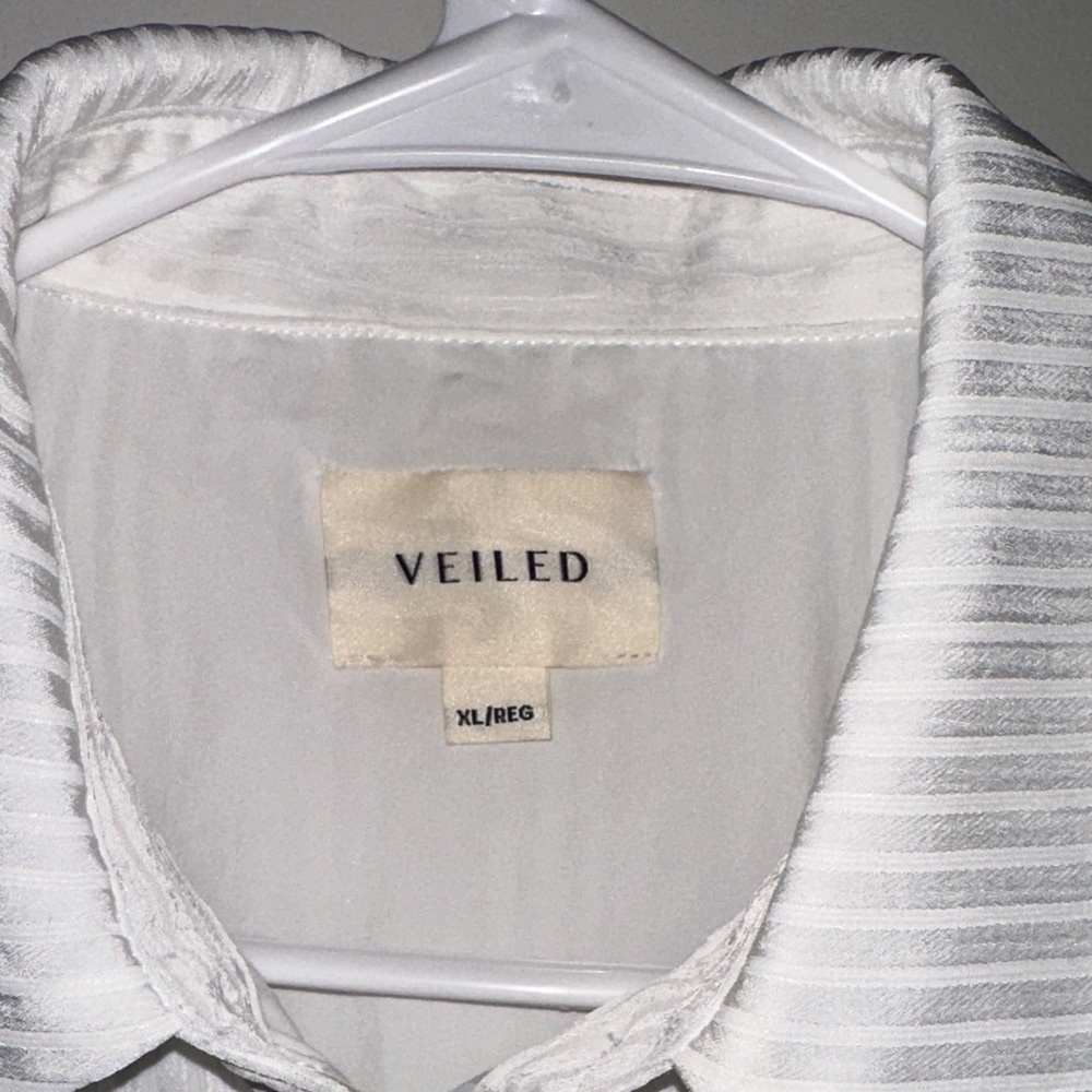 Veiled XL Women's Classic White Button Down Shirt - Picture 3 of 9